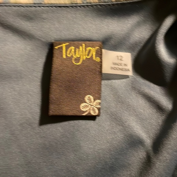 TAYLOR DRESSES Long Sleeve Smocked Maxi
Dress - Picture 4 of 11